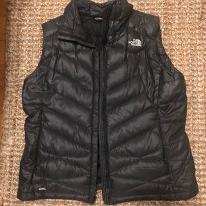 Women’s North Face Vest in Great Condition!